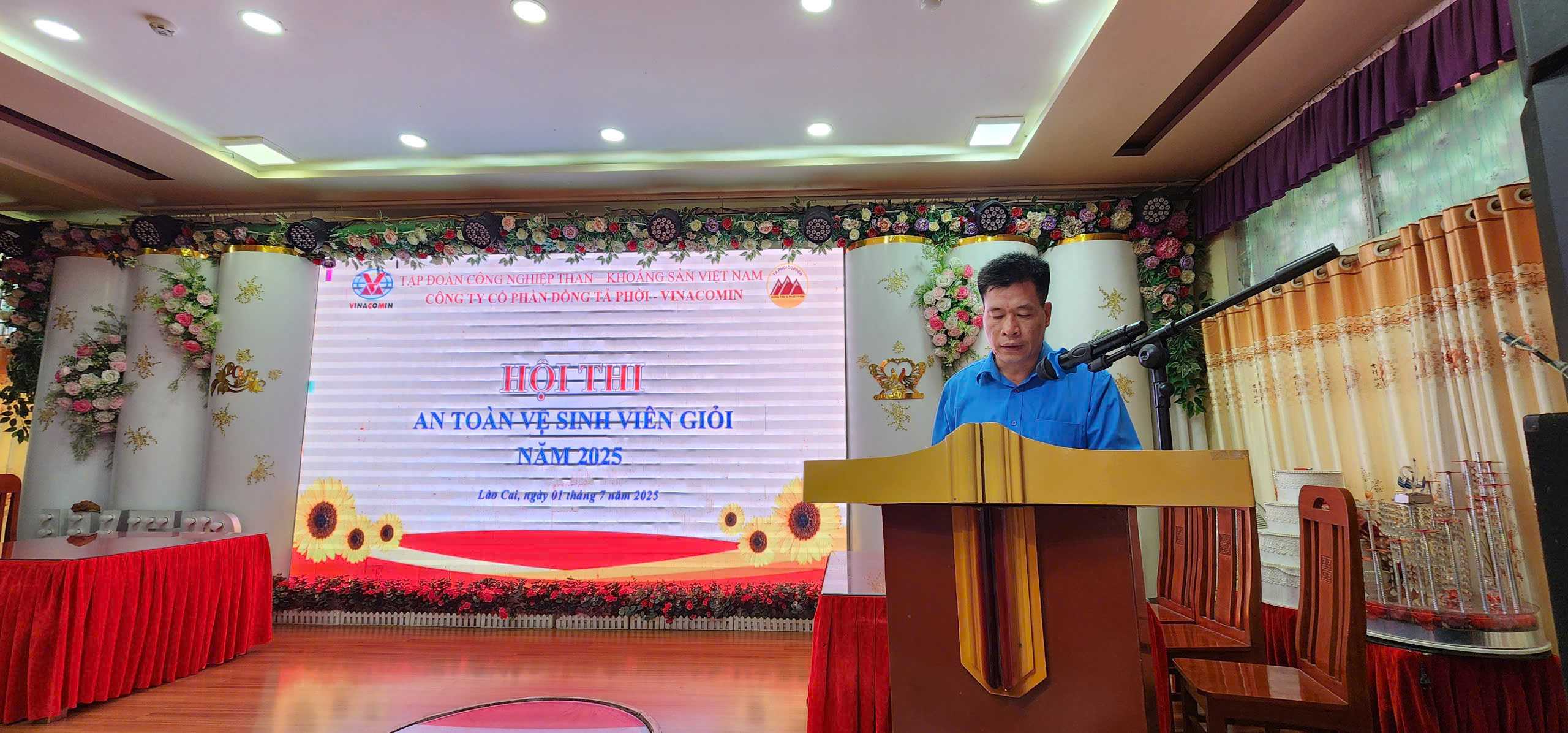 Đồng chí Phạm Mạnh Hà - Phó giám đốc, Chủ tịch Công đoàn Công ty phát biểu tại hội thi